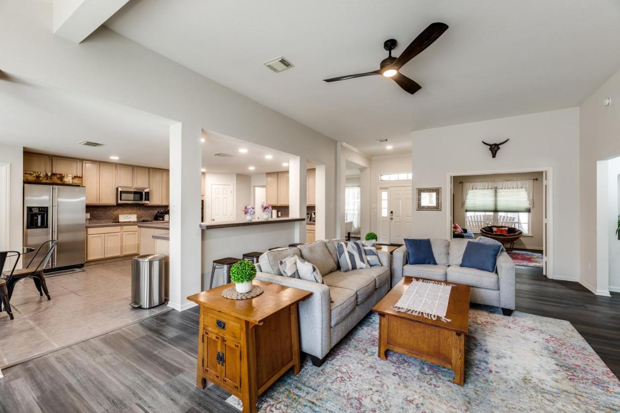 Spacious 5 Bdrm Home Mins To Wineries With Private Pool And Hot Tub! Johnson City Exterior foto