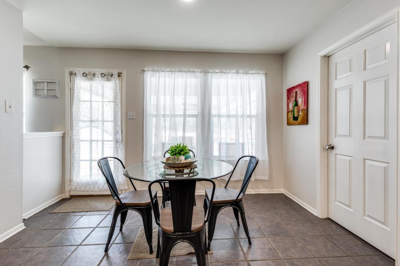 Spacious 5 Bdrm Home Mins To Wineries With Private Pool And Hot Tub! Johnson City Exterior foto