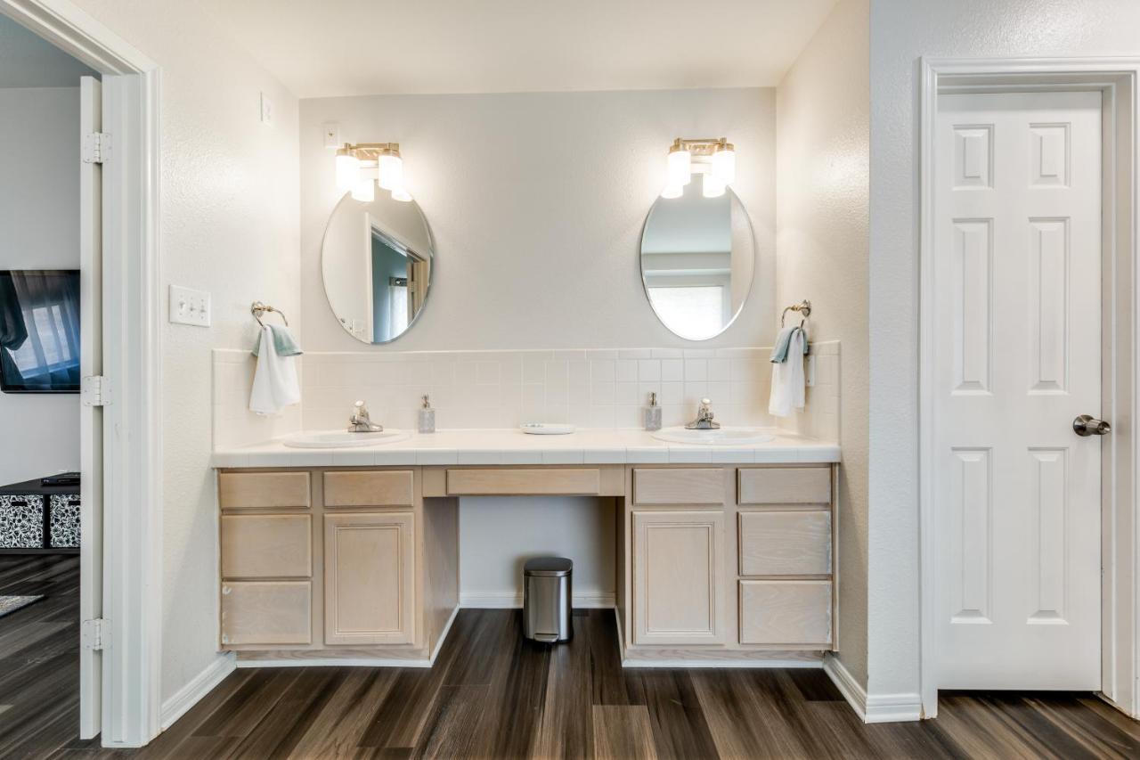Spacious 5 Bdrm Home Mins To Wineries With Private Pool And Hot Tub! Johnson City Exterior foto