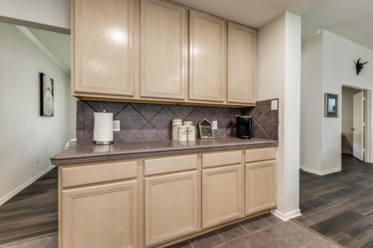 Spacious 5 Bdrm Home Mins To Wineries With Private Pool And Hot Tub! Johnson City Exterior foto